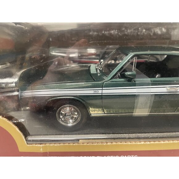 Lot of 2 Road Signature 1:18 Diecast 1969 Plymouth Barracuda & 1941 Willys Coupe - Picture 3 of 10